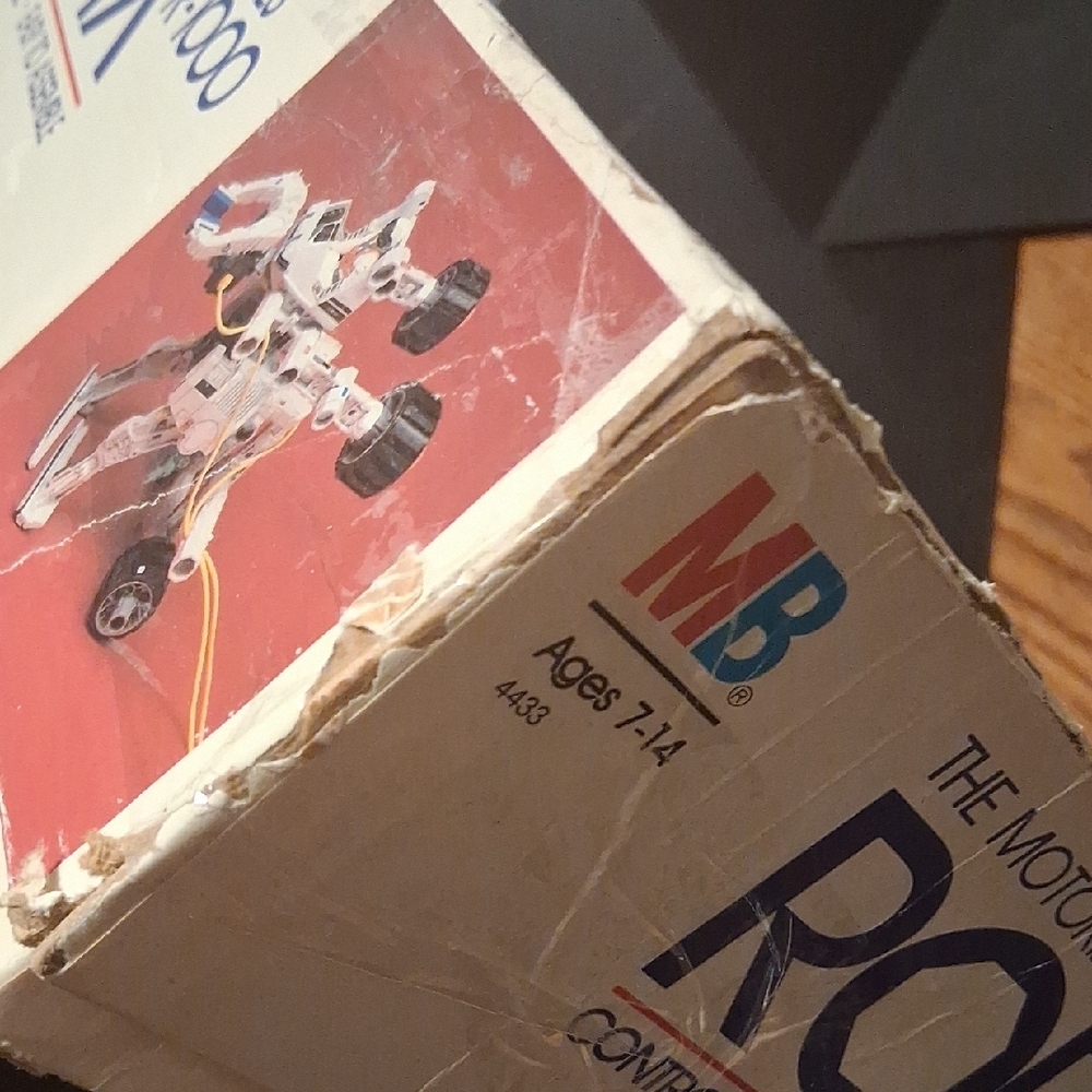 1984 Robotix Series R-1000 Motorized Building System *Incomplete* - Picture 14 of 14